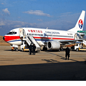 泉州机场货运航空快运业稳步发展的原因是什么？
